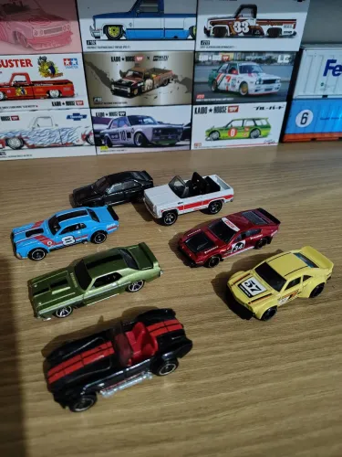Hot Wheels lote