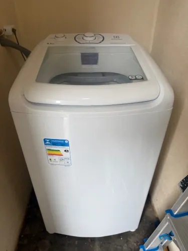 Máquina de Lavar Electrolux 8,5kg LES09 - Pouco Usada