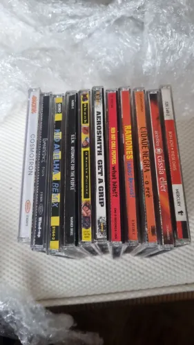 Lote de 11 CDs Originais de Rock Nacional e Internacional (Anos 90/2000)