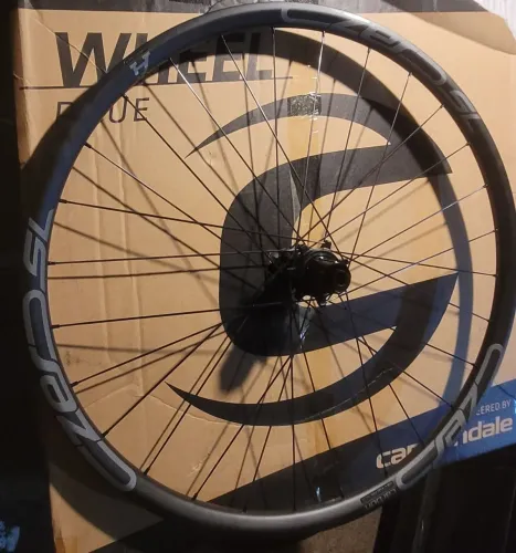 Roda carbono 27,5 cannondale czero