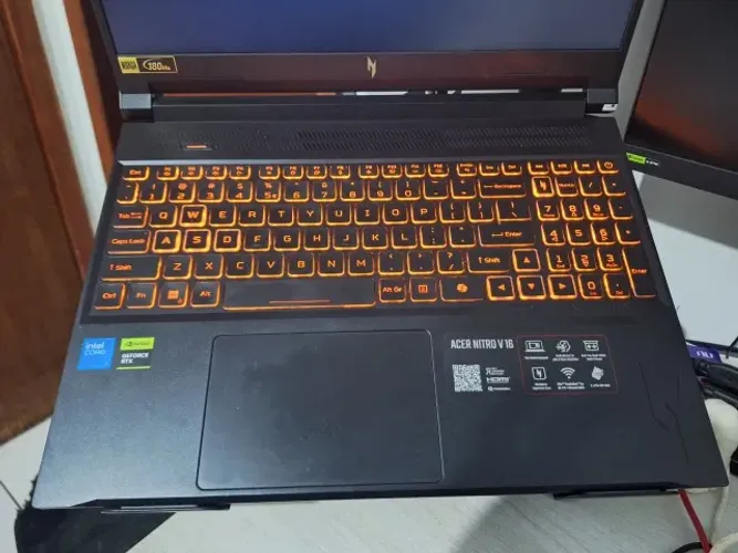 Notebook Gamer de alto desempenho Nitro V16 AI - RTX 5060 8GB + 32GB DDR5 + I7 Ultra 240H