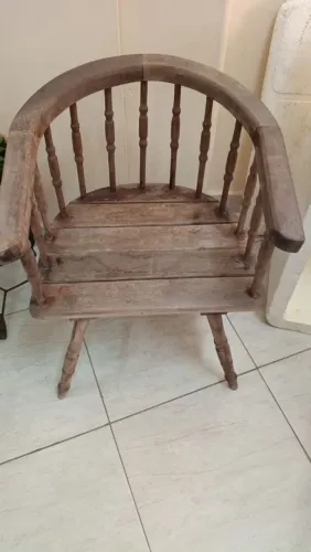 Cadeira de madeira 