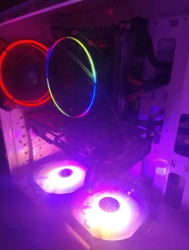 Computador/PC Gamer mediano (Xeon E5-2640, RX 570 4GB, 16GB RAM com ssd)