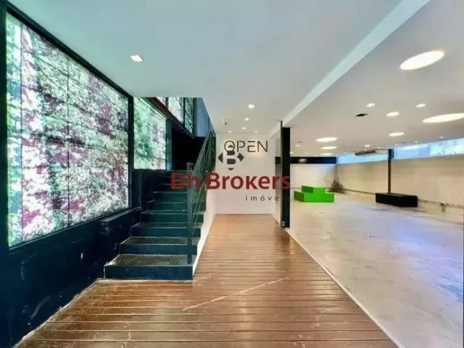 CASA COMERCIAL PARA LOCAÇÃO NO MANGABEIRAS.