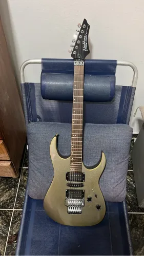 (VENDO/TROCO) Guitarra Washburn WR 154 Chicago Pro