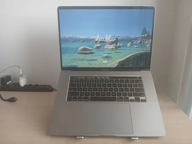 MacBook Pro 16" i9 | 1TB SSD | 16GB RAM