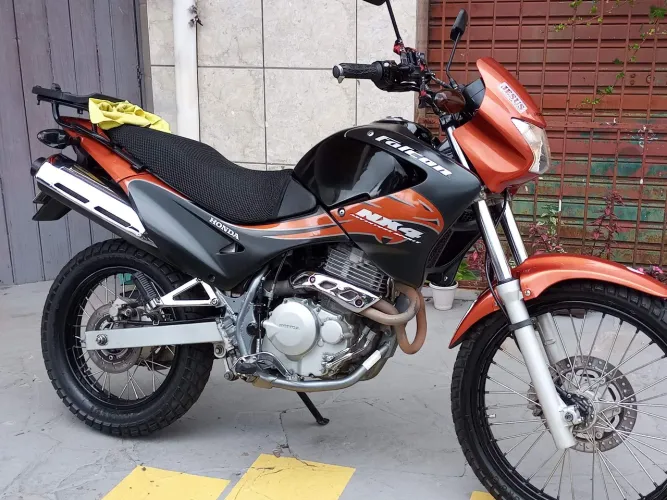 Vendo moto Falcon NX 400