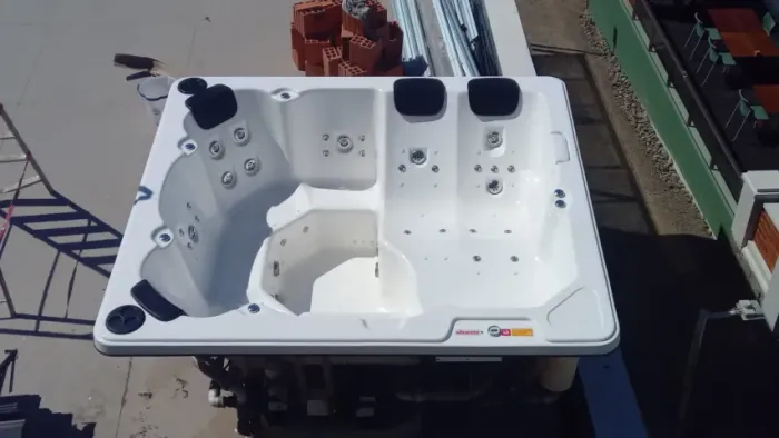 Vendo SPA Playazo Innova Gel Coat Branco (2,20 x 2,40) 1.200 L 220V - Air Blower