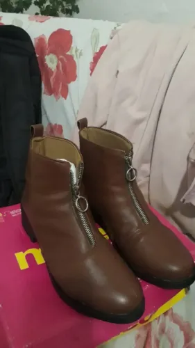 Roupas e botas juninas