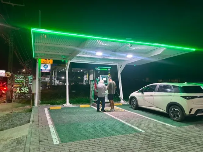 Cobertura para Estação de Carga (Eletroposto) - Engenheiro Civil