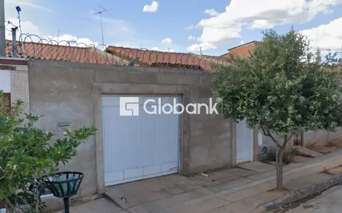 Casa 2 quartos à venda Loteamento Novo Jaraguá 70m² Montes Claros MG