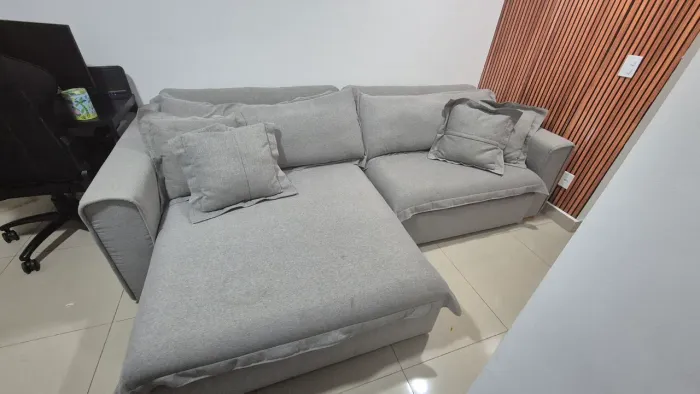 Sofá retrátil 2,80m em linho cinza - Excelente estado