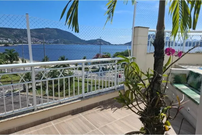 "Linda Cobertura duplex, com 3 quartos, piscina e com vista para o Mar e Montanha em São F