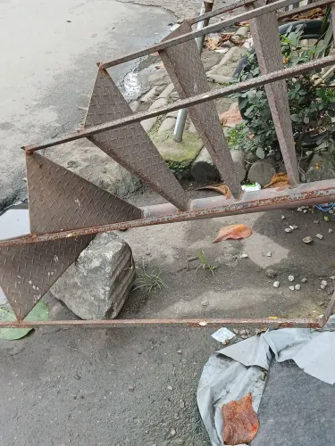 Vendo escada caracol.