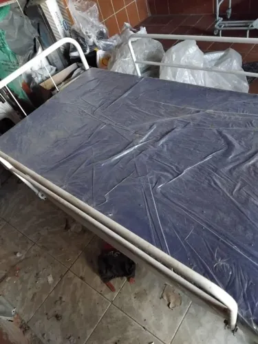 Cama hospital em perfeito estado 