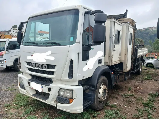Caminhão iveco tector munk