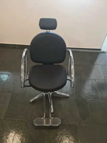 CADEIRAS PARA SALÃO DE BELEZA VAN DE VELDE NOVAS E SEMINOVAS