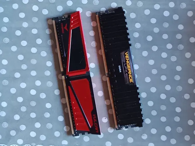 Memoria DDR4 16Gb 2400mhz 2x8