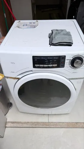Máquina de lava e seca Midea com erro E52