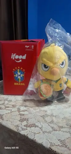 Pelúcia canarinho Ifood copa 2002