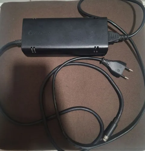 Fonte Xbox 360 E Original Microsoft 115W Bivolt Funcionando Perfeitamente.