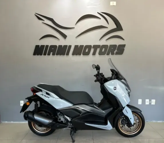 XMAX ABS 2026