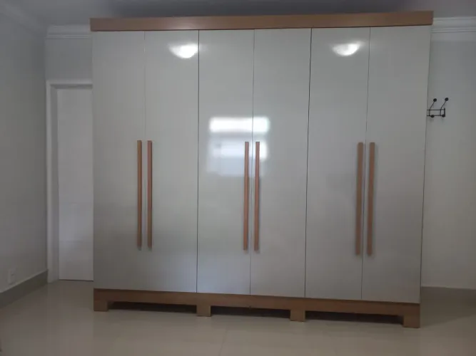 Guarda roupa casal, 6 portas, 100% MDF, 2.70m de largura
