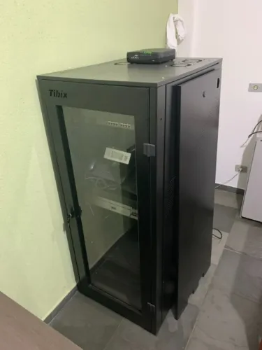 Armario Tibix metalico para computador