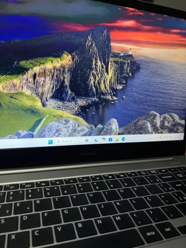 Notebook Samsung Book i5 | 8GB RAM | SSD 1TB | Placa de Vídeo Dedicada