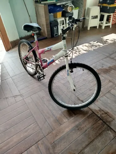 Bicicleta infantil a partir 10 anos Aro 24 nunca usada