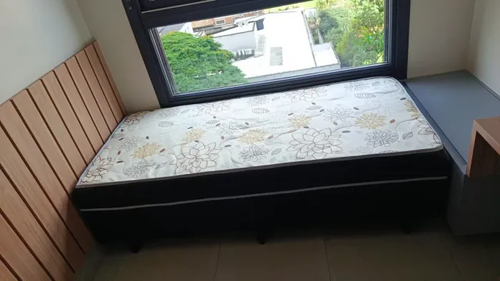 Cama solteiro conjugada com 5 cm de espuma