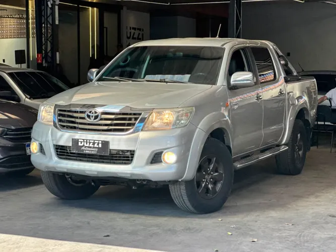 Toyota Hilux CD 4X4 2.7 16V Flex Mec. 2013