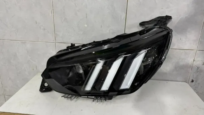 Farol Esquerdo Peugeot 208 ano 2021 2022 2023 2024 novo original