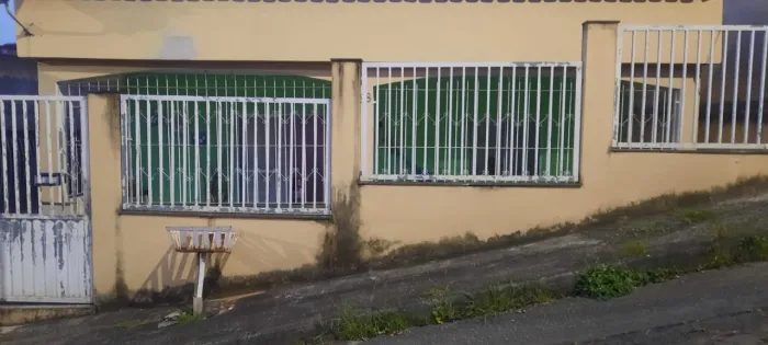 Vendo Casa em Serra Sede, bairro cascata1