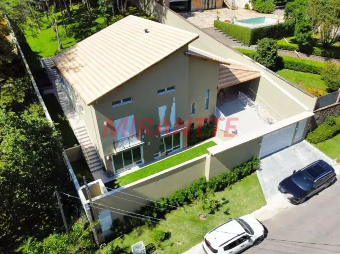 Imóvel para venda possui 205 metros quadrados com 3 quartos em Caraguatá - Mairiporã - SP