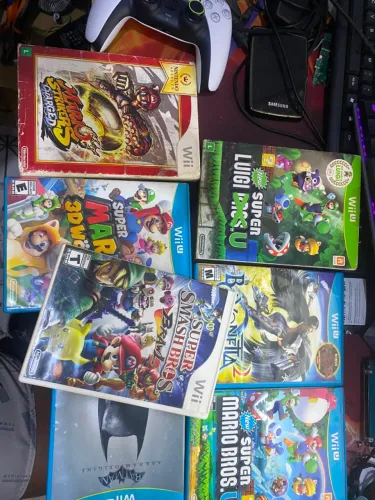 Lote / Jogos Originais Nintendo Wii e Wii U (Mario, Smash Bros, Bayonetta, Batman)