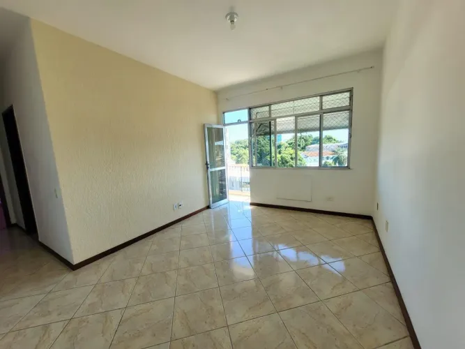 Apartamento 65m² 2 Quartos, à venda por R$ 320.000,00 em Vila Valqueire - RJ
