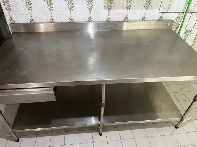 Mesa Inox Industrial / Restaurante - 1,90 m x 0,90 m - Inox 304-Não Enferruja