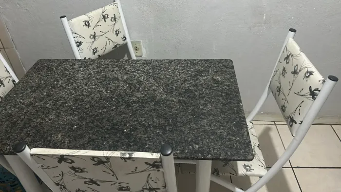 Móveis semi-novos