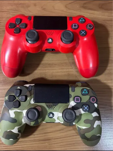 CONTROLES PS4 ORIGINAIS ROSA/DOURADO 170 CADA?