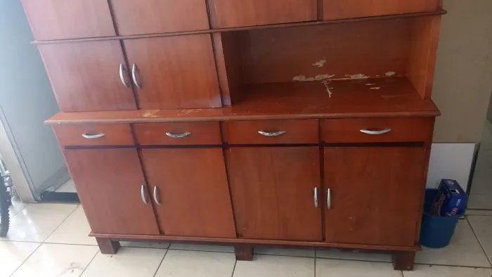 Armário de cozinha em madeira