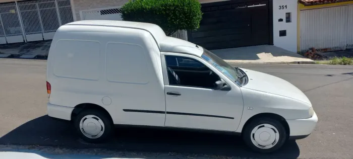 Volkswagen Van 1.6 MI (furgão) 2001