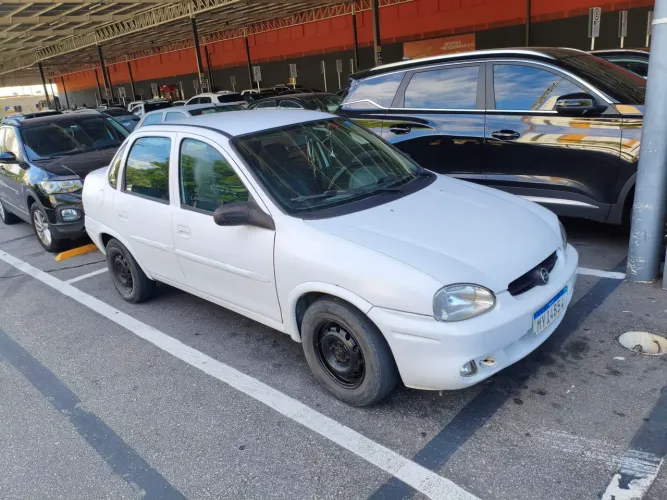 Chevrolet Corsa Sedan 1.0 MPFI 8V 71cv 4P 2004