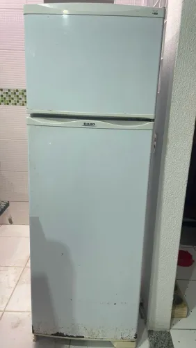 Geladeira Dako usada funcionando