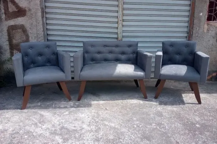 Namoradeira + 2 poltronas