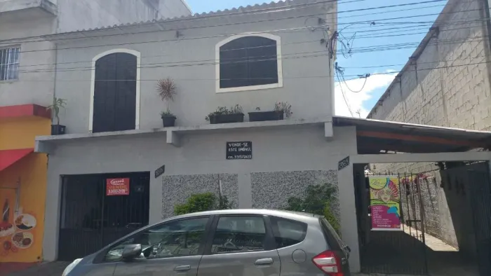 Casa à Venda em Piratininga, Osasco - 6 Dormitórios!