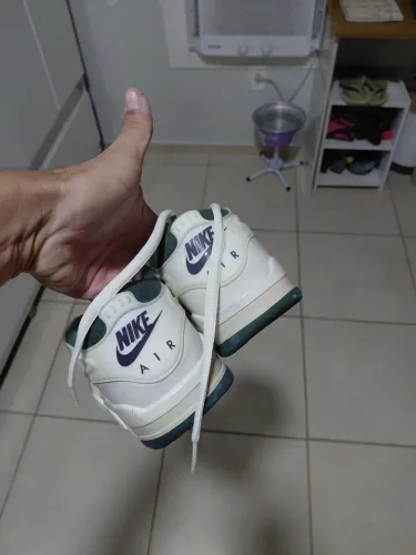NIKE Jordan 4RM Tamanho 40