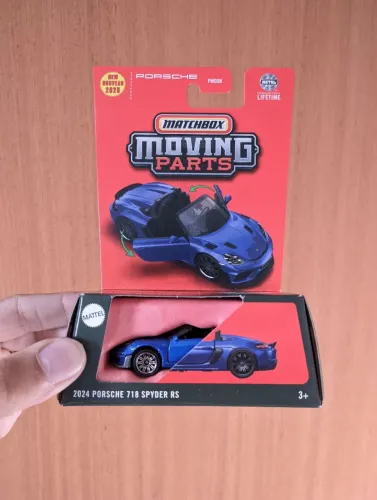 Matchbox Porsche 718 Spyder RS Moving Parts Abre Portas