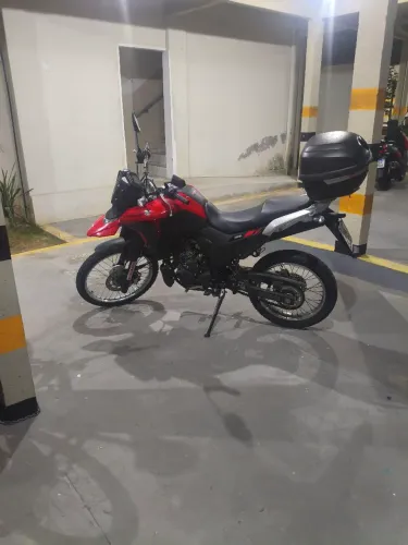 Vendo Moto Lander em excelente estado