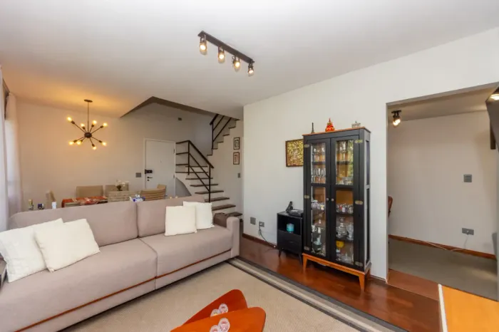 Duplex para venda em Jardim Londrina com 2 quartos, sendo 2 suítes, 96m²